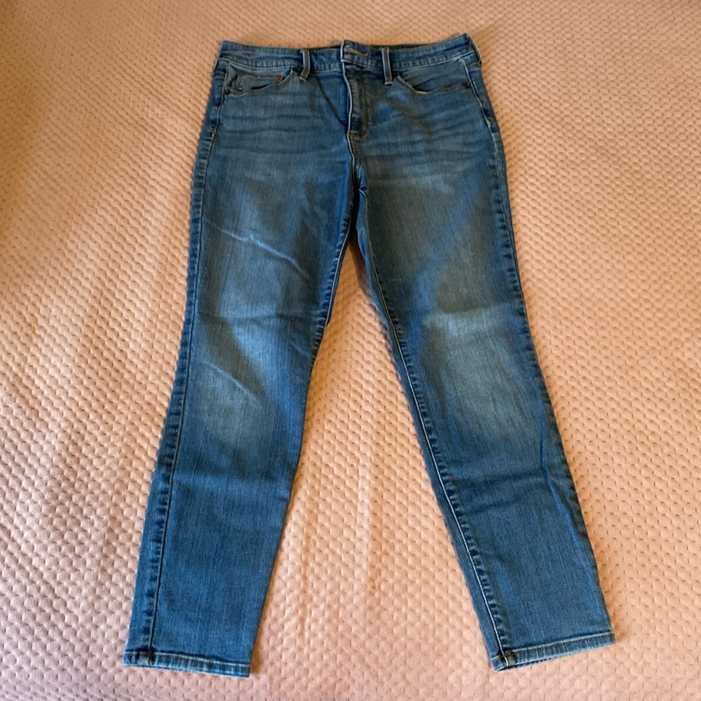 Women’s size 10 short jeans - Picture 1 of 3